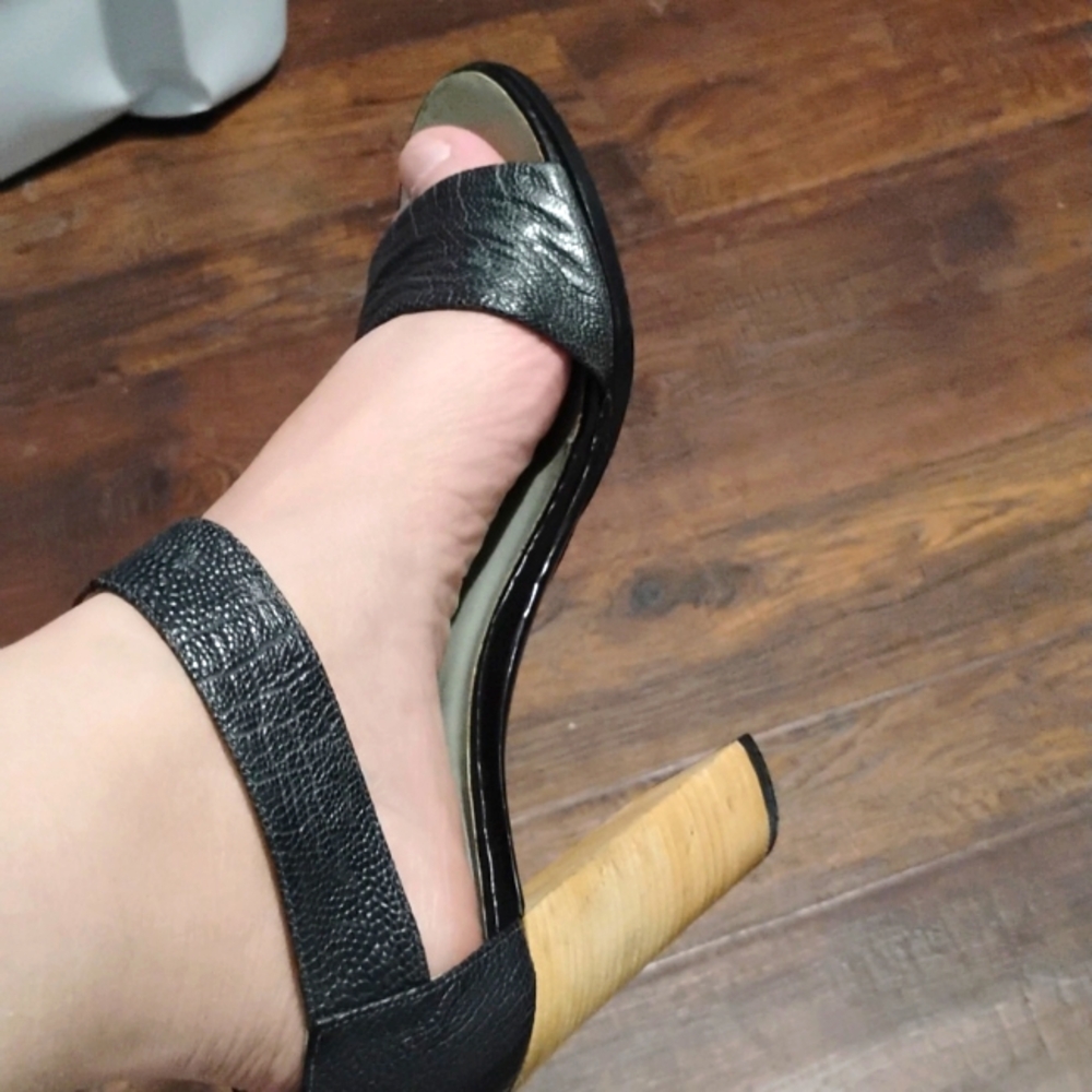 Gucci  Pewter Leather Women's Block Heels